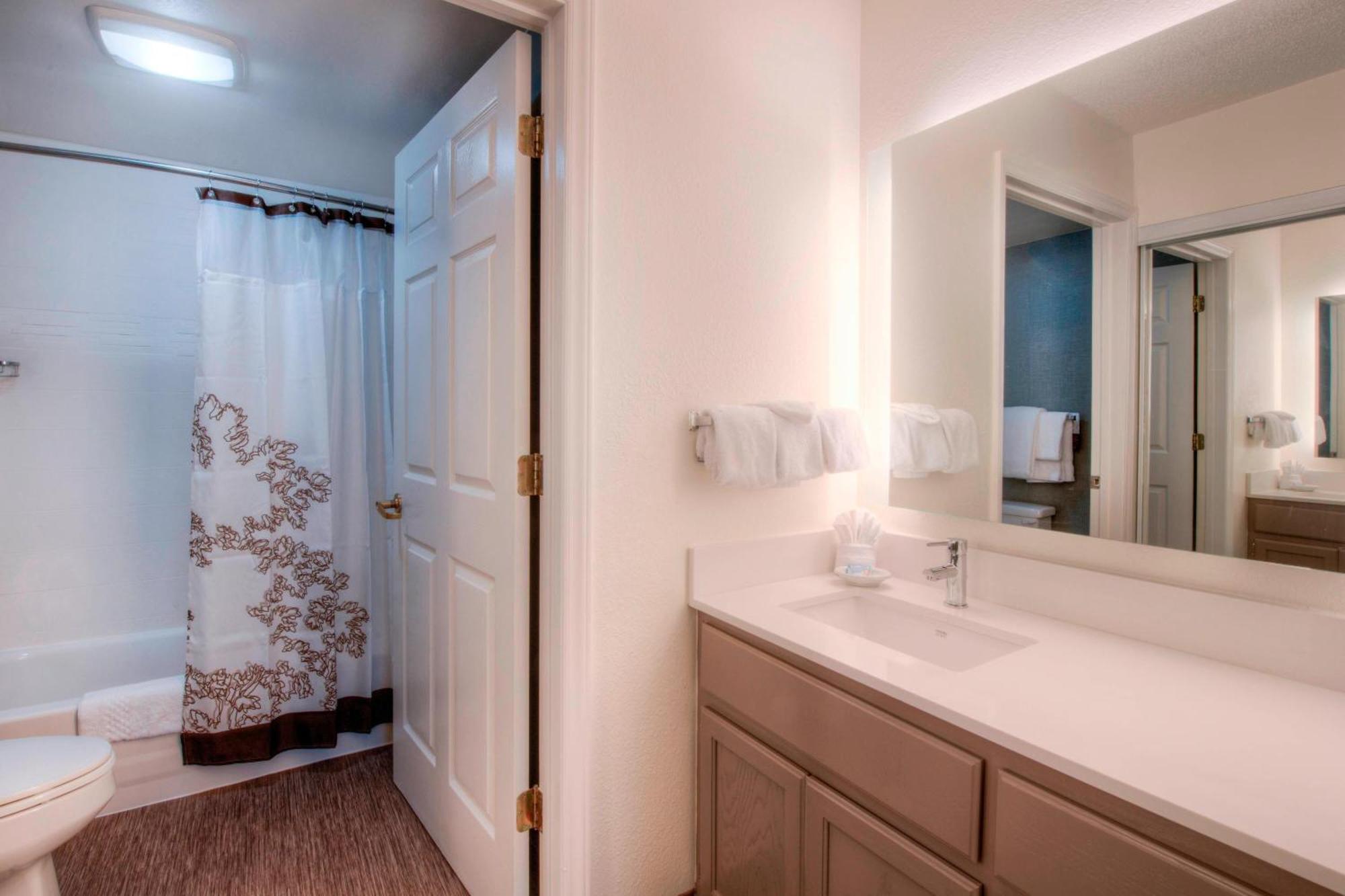 By Marriott Landfall Hotel Wilmington