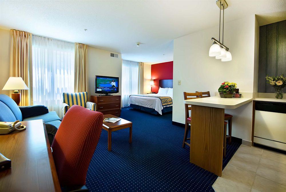 By Marriott Landfall Hotel Wilmington