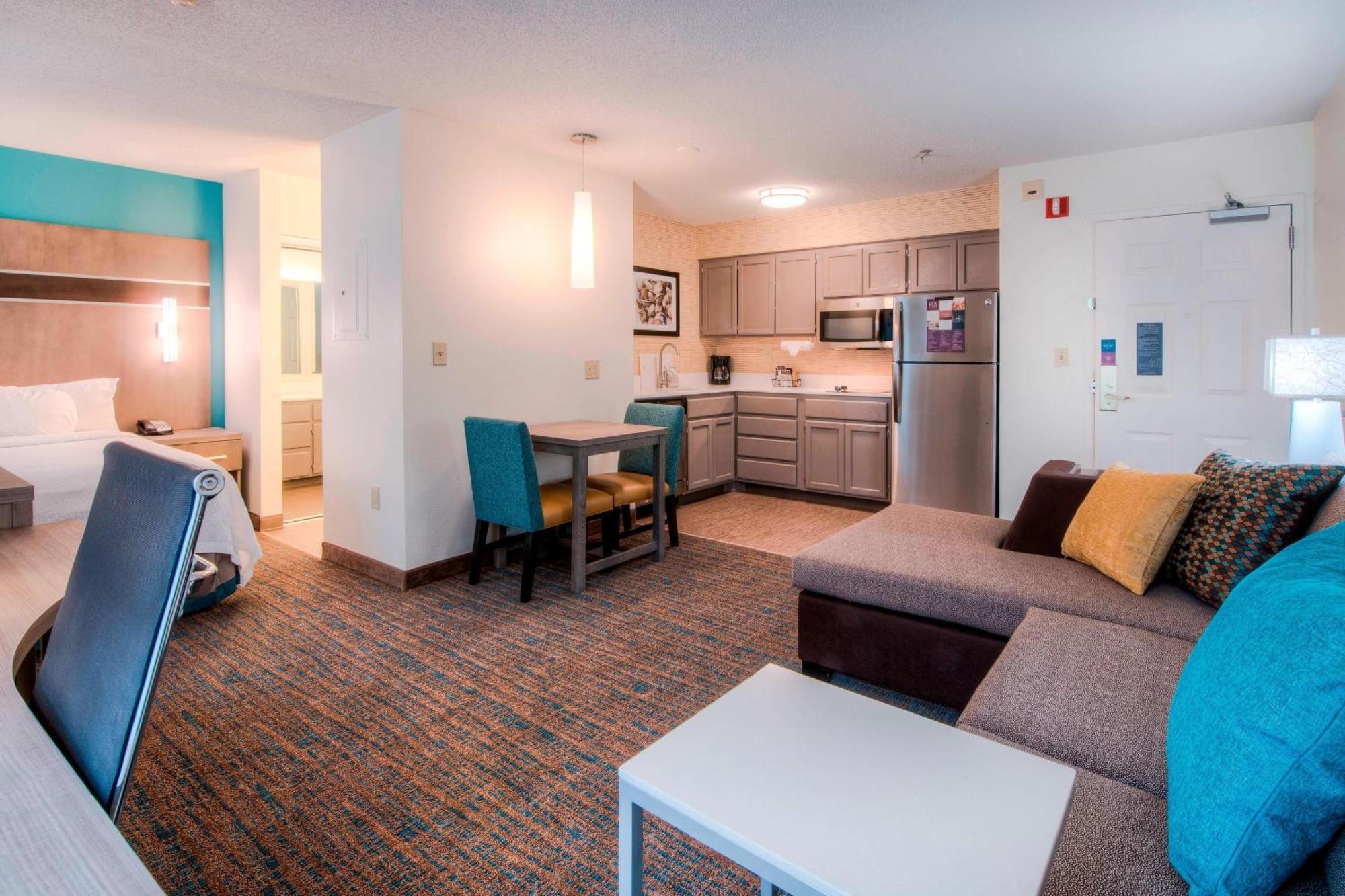 Hotel By Marriott Landfall