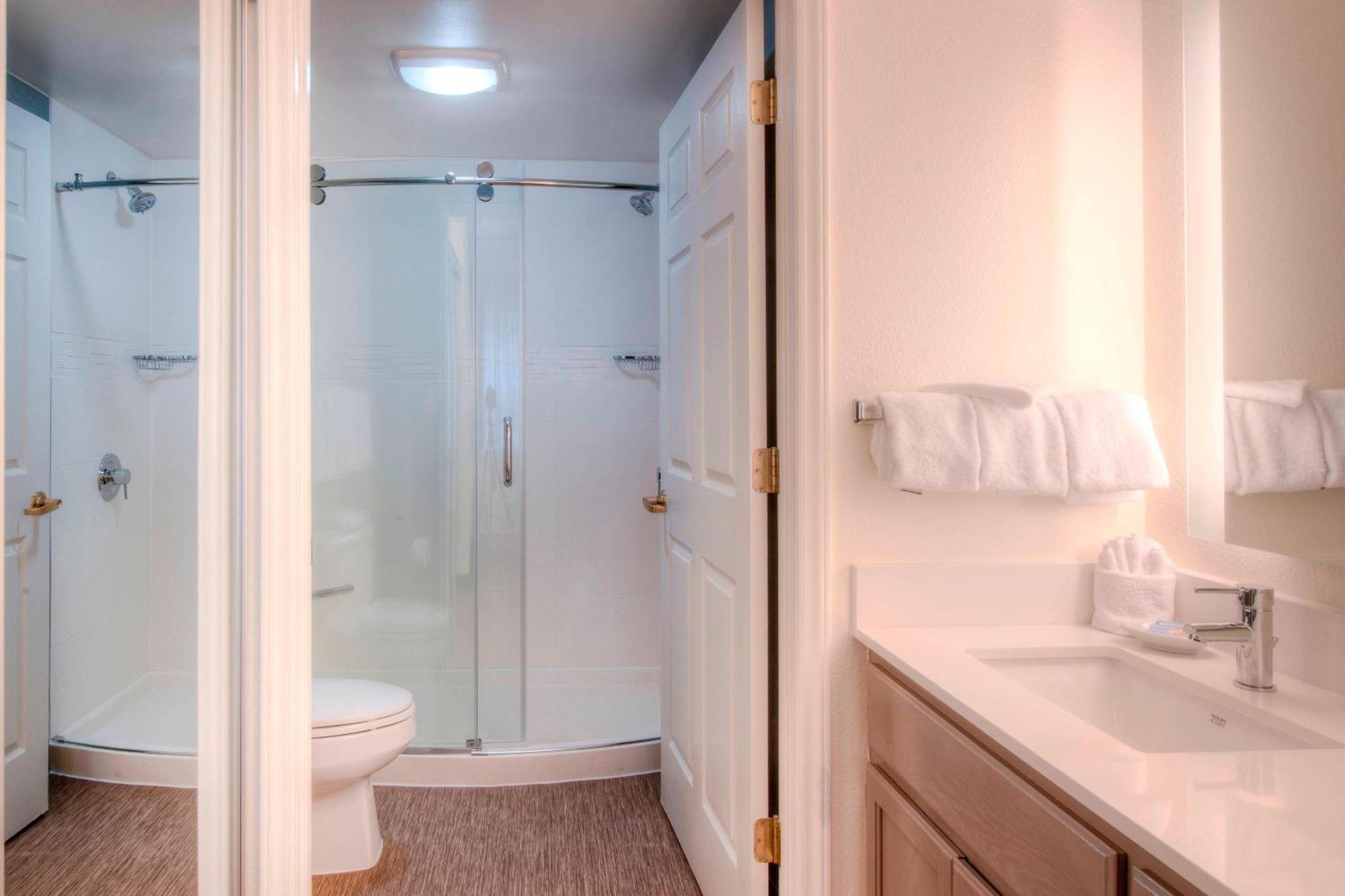 Hotel By Marriott Landfall Wilmington