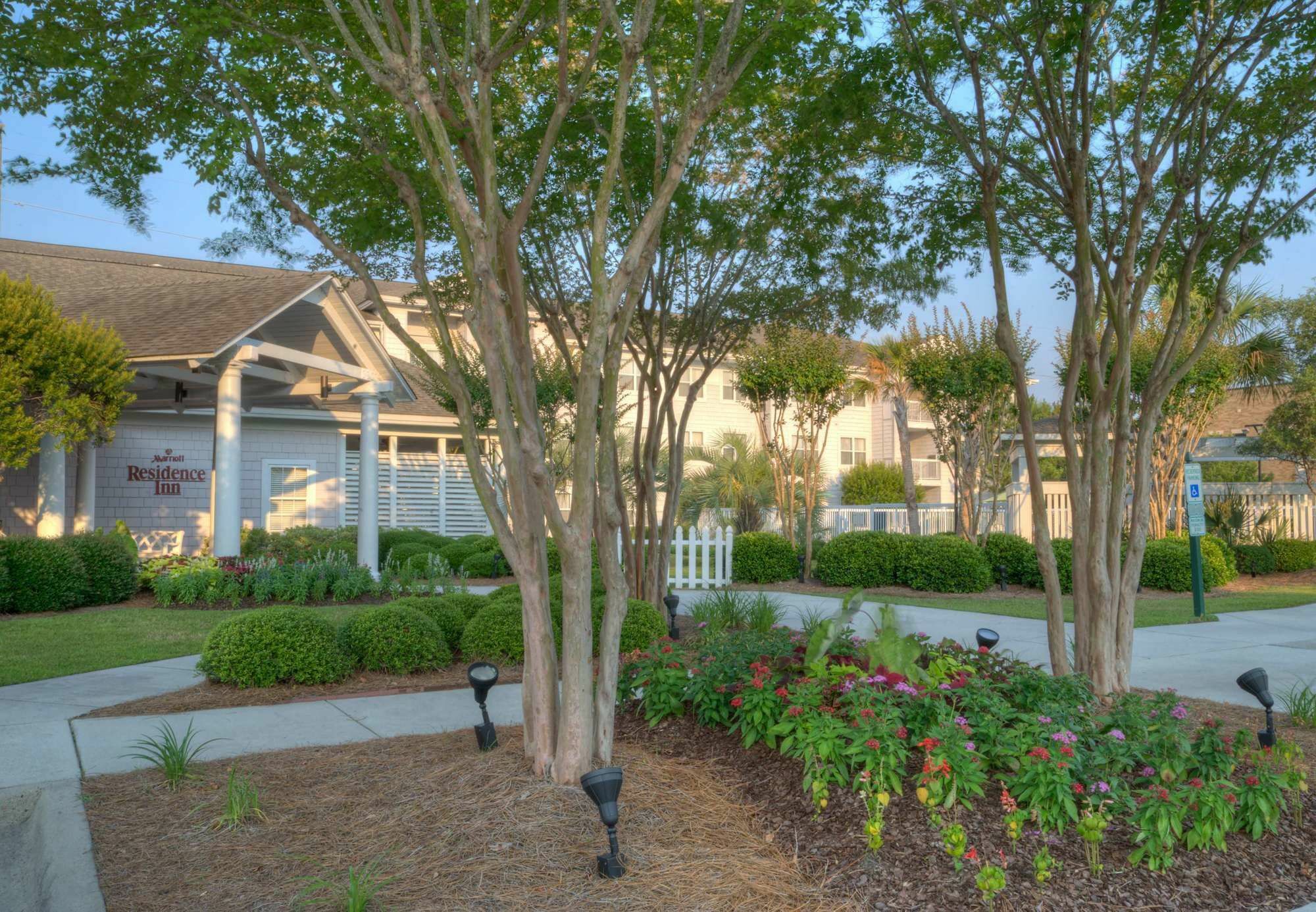 Hotel By Marriott Landfall